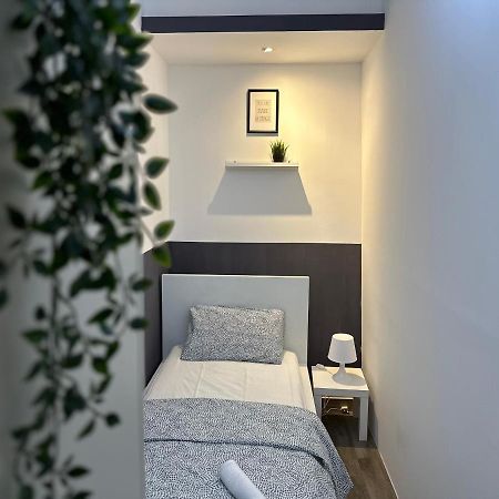 Traveller Partition Room In Al Barsha 1 Near Metro Dubai Eksteriør bilde